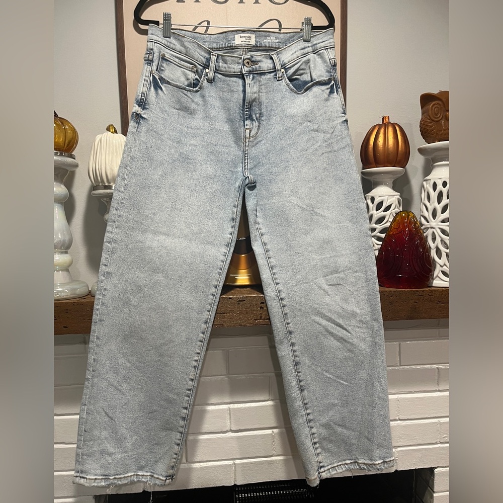 Kensie Light Wash Straight Leg Jeans